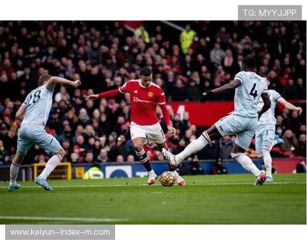 曼联客场战平西汉姆联 谢什科读秒阶段垫射挽救球队